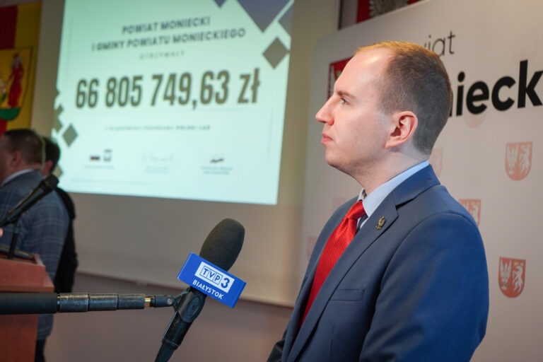 Minister Adam Andruszkiewicz w Mońkach: 67 milionów złotych dla mieszkańców powiatu monieckiego z Rządowego Programu Polski Ład!